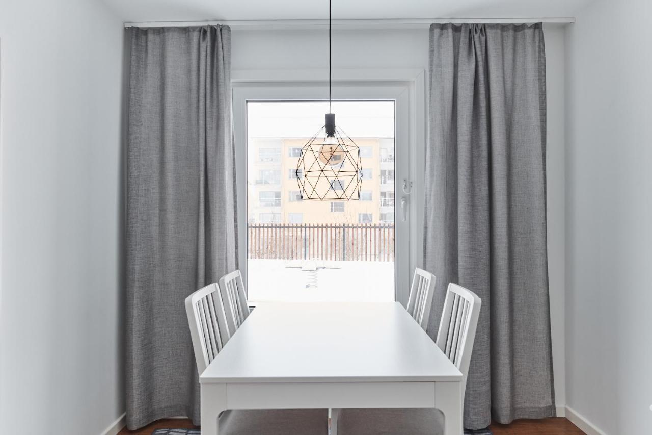 Continental Apartment Hotel Knivsta Knivsta  ภายนอก รูปภาพ